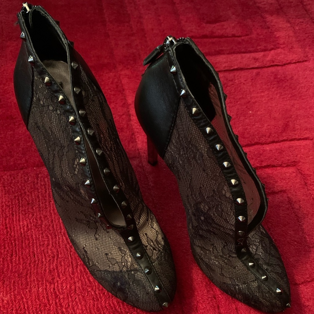 BCBG Vero Cuoio Booties
